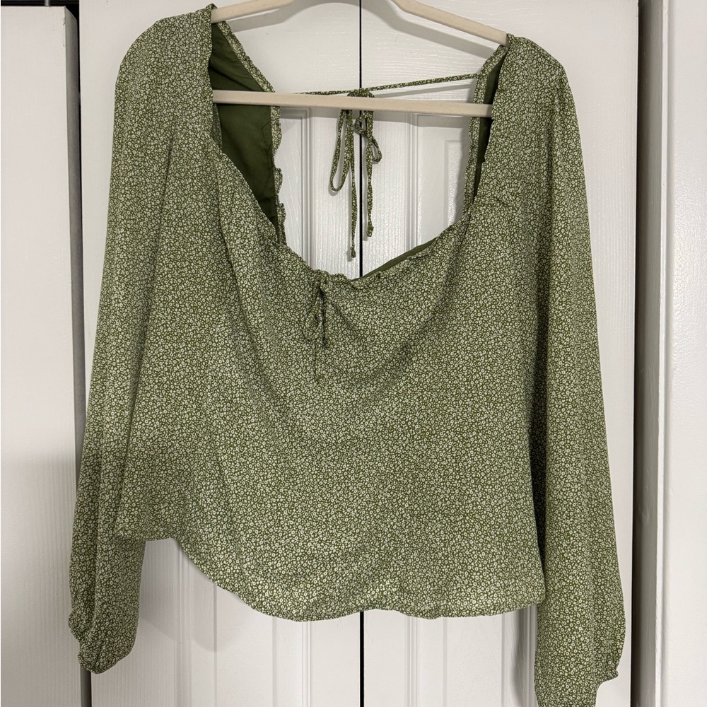 Abercrombie & Fitch Green Floral Women's Top